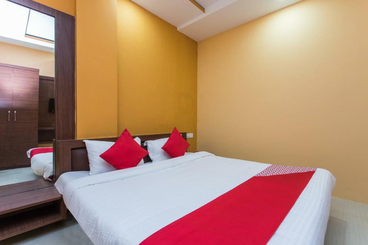 Oyo 17161 Hotel Mahalaxmi ウッジャイン エクステリア 写真