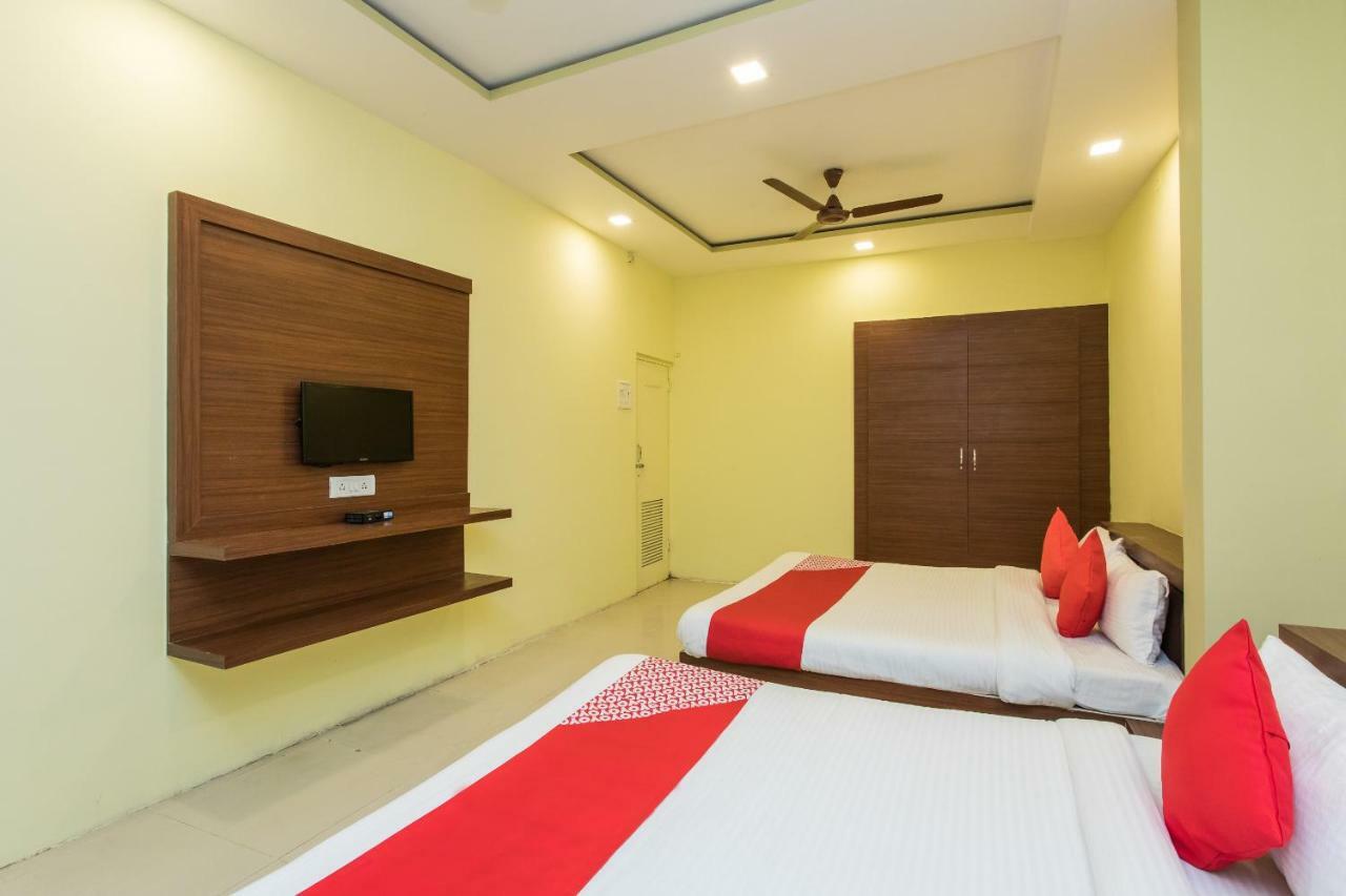 Oyo 17161 Hotel Mahalaxmi ウッジャイン エクステリア 写真